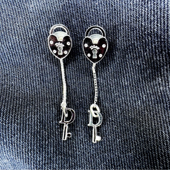 **SOLD**Christian Dior Earrings - Picture 1 of 3